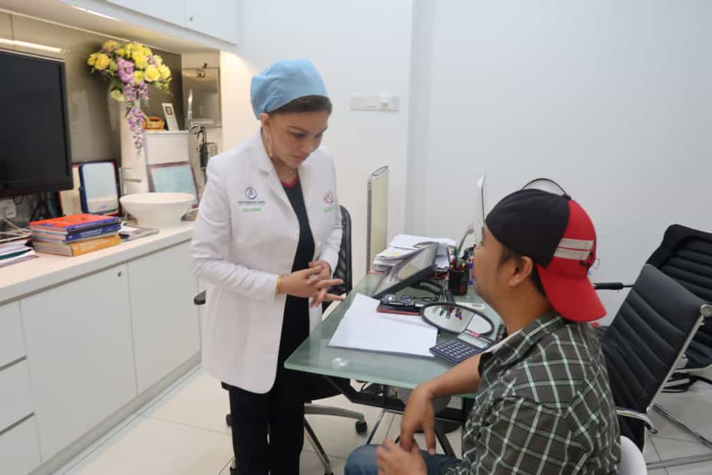 Hair Transplant Consultation with Procedure Analysis